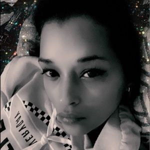 Meet your Posher, Alisha